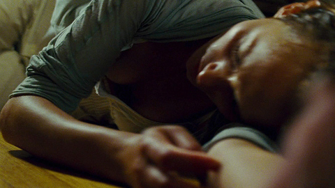Amber Valletta in Transporter 2 (2005) Sexy Brunette Cleavage 684641