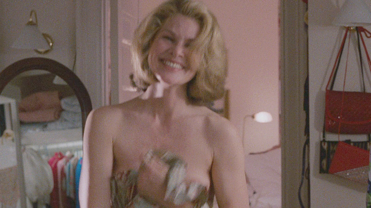 Nudes of Jennifer Mack from Broadcast News. Breasts, SFW, blonde. 697212