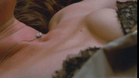 Jennifer Garner in Arthur (2011) Sexy Brunette Cleavage 699195