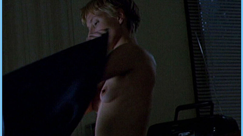 Nathalie Richard Nude in Les amoureux. Breasts, getting dressed, hard nipples. 622324