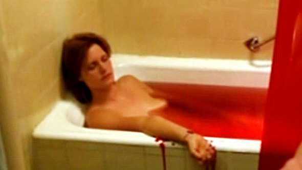 Judith Pinnow Naked as Ex-Freundin. Breasts, blood, bloody bath. 639087