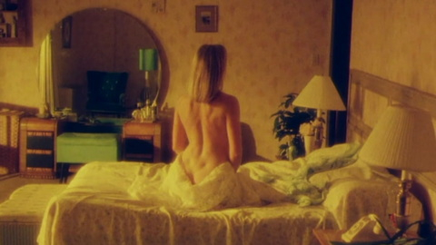Elizabeth Baldwin Nude as Mother. Butt, bedroom, blonde. 919682