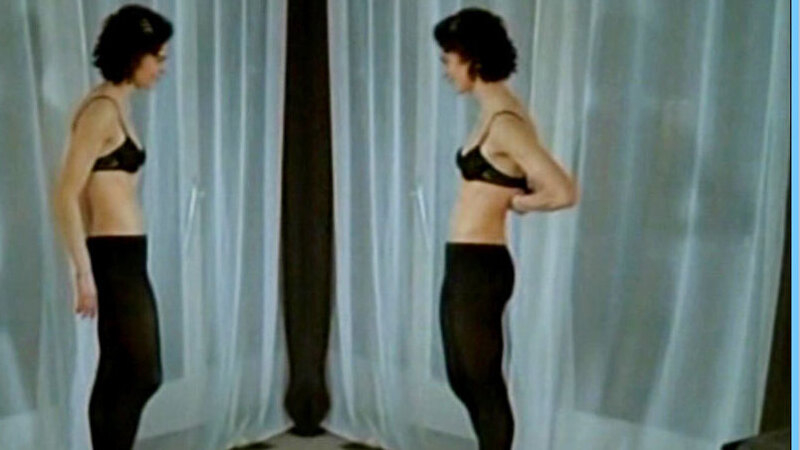 Sexiest Scenes of Jenny Niemayer from Unter dem Eis. Underwear, black bra, black hair. 579233