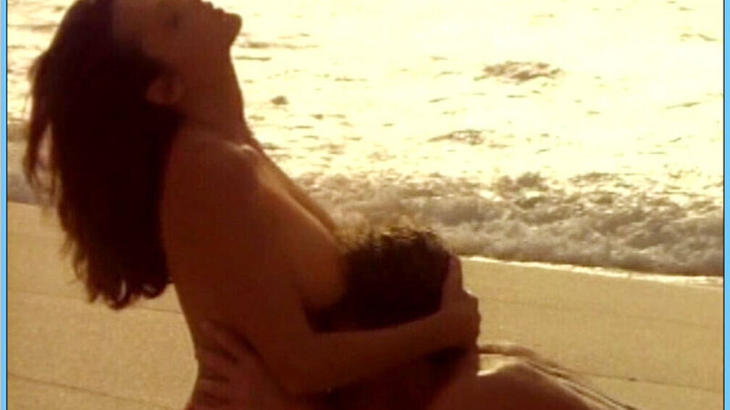 Lacy Dunk from Treasure Naked. Breasts, beach, big breasts. 645809