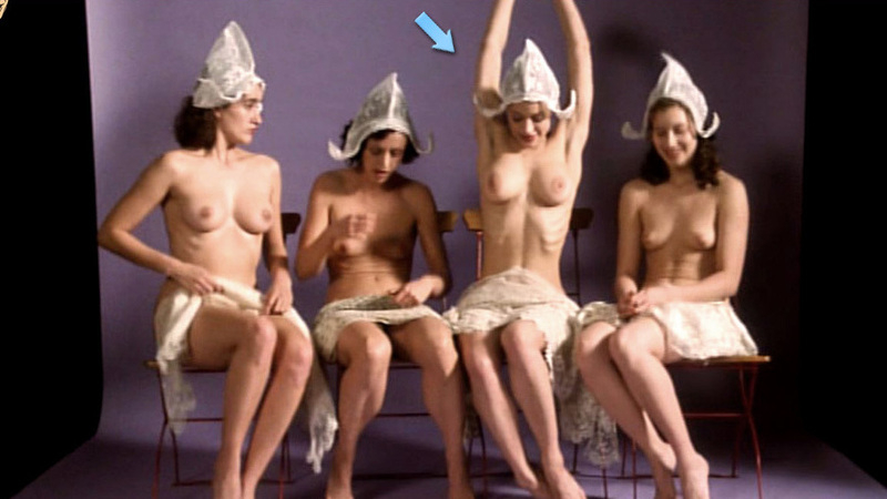 Heike Makatsch Naked in Aimée & Jaguar. Breasts, brunette, multiple women. 571555