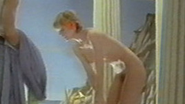 Eva from Les hommes préfèrent les grosses Naked. Breasts, Butt, Bush, back exposed, blonde. 594437