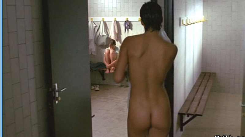 Louisa Shafa Nude as Femme vestiaire. Butt, Locker Room, back exposed. 595814