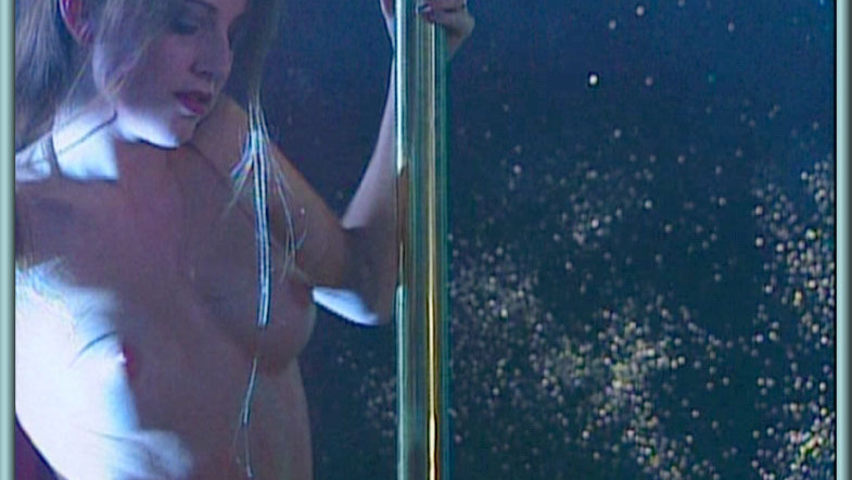 Holly Hollywood Nude in Stripteaser II. Breasts, brunette, nude. 580978