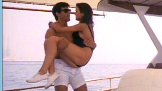 Sexiest Eva Cobo Scene in Un par de huevos. Sexy, SFW, black swimsuit. 636241