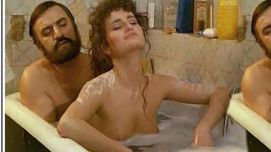 Nudes of Mérédith from Aldo et Junior. Breasts, bathtub, brunette. 577410