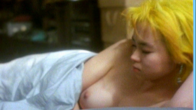 Jae-un Lee Naked in Yellow Hair. Breasts, Asian, in bed. 598711