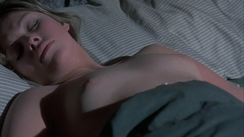 Seretta Wilson Nude as Mae. Breasts, in bed, nude. 779132