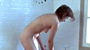 Jeanne from Du poil sous les roses Naked. Breasts, Butt, back exposed, bathtub. 594341