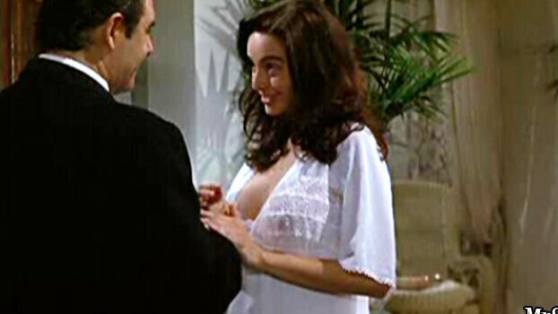 Sexiest Mujer de Ireneo Scenes. Sexy, SFW, brunette. 632362