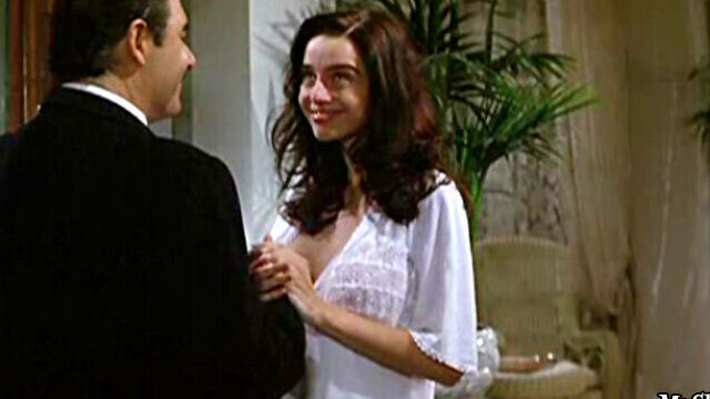 Hottest Mujer de Ireneo Scenes. Sexy, SFW, brunette. 632361