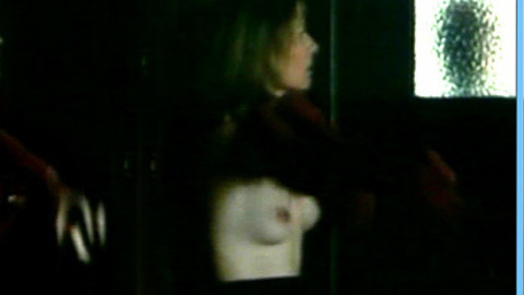 Gosia Dobrowolska Nude in A Woman's Tale. Breasts, brunette, getting dressed. 603652
