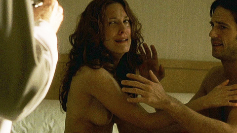 Erin Daniels in One Hour Photo (2002) Breasts Being Photographed Breasts 725541