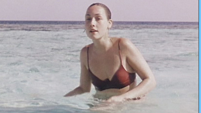 Hottest Annelise Hesme Scene in Kaliber Deluxe. Bikini, SFW, brunette. 596042