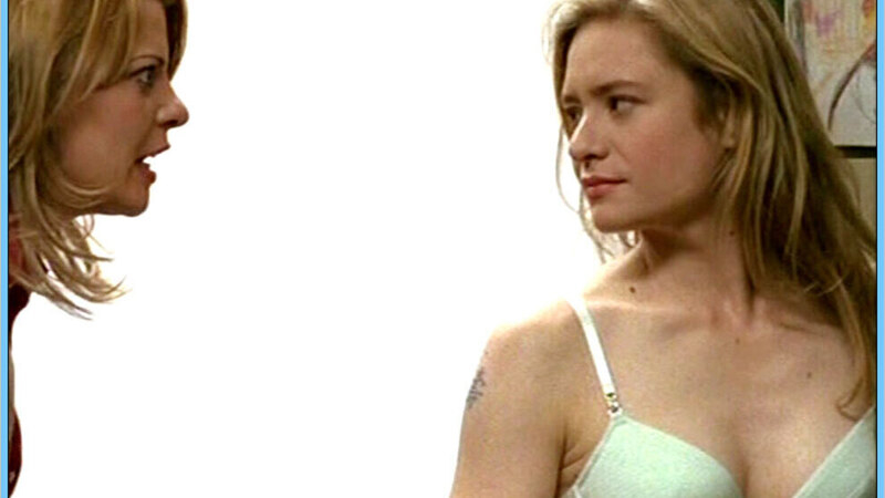 Frühstück mit einer Unbekannten's Sexiest Scenes with Julia Jentsch. Underwear, SFW, cleavage. 644484