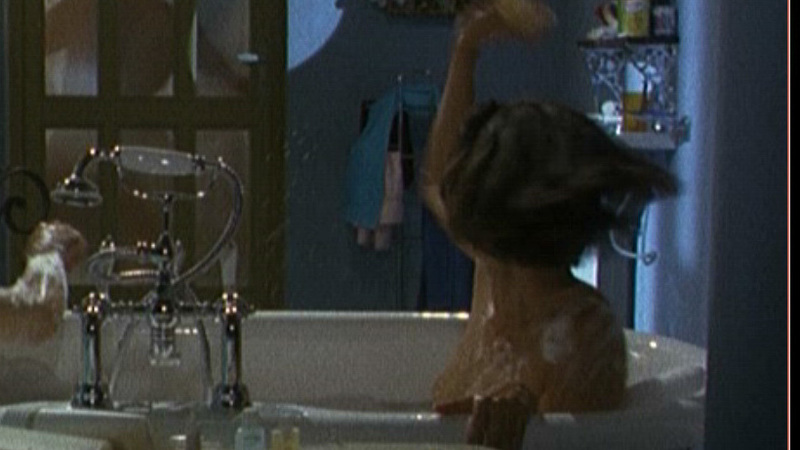Veronica Logan Nude in Uomini senza donne. Breasts, bathtub, couple in bath. 647866