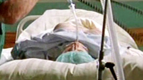 Maren Grothe from Die Versuchung Naked. Breasts, hospital bed, nude. 637817