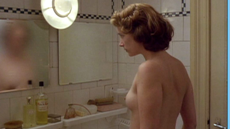 Kristien Van Pellicom Naked as Young Claire. Breasts, back exposed, bathroom. 591339