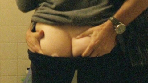 Elizabeth Banks in The Details (2012) Butt Bathroom Blonde 724674