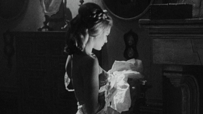 Sexiest Scenes of Elsi from Castle of Blood. Sexy, SFW, black and white. 774191