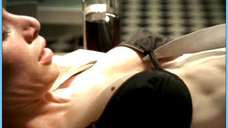 Hottest Nadeshda Brennicke Scene in Geheimnisvolle Freundinnen. Underwear, black bra, cleavage. 604208