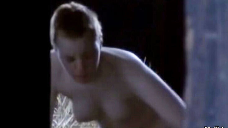 Nudes of Hérisson from Les hirondelles d'hiver. Breasts, bent over, hanging breasts. 555870