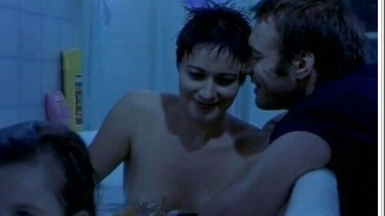 Catherine Vinatier Naked in Peau neuve. Breasts, black hair, in bathtub. 604639