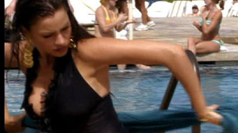Sofía Vergara in Modern Family (2009-2020) Sexy Big Breasts Black Hair 684571