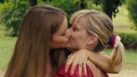 Sofía Vergara in Hot Pursuit (2015) Sexy Lesbian Brunette Kissing 771551