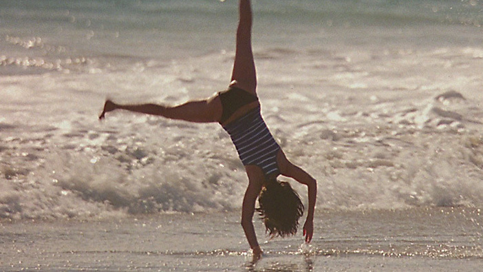 Sexiest Scenes of Miranda from The Heartbreak Kid. Bikini, SFW, beach. 682763