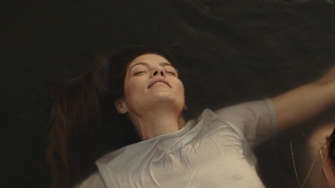 Michelle Monaghan in The Best of Me (2014) Sexy Brunette Couple In Water 759912