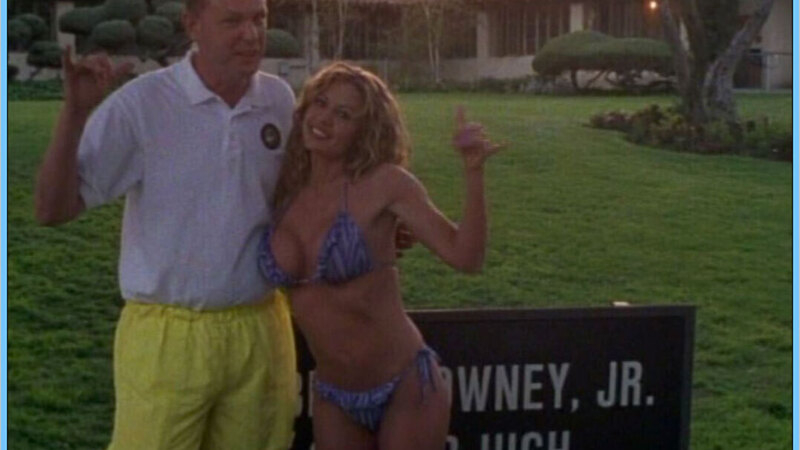 Son of the Beach's Sexiest Scenes with Michelle Ruben. Bikini, SFW, cleavage. 655986