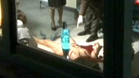 Julia Malik Naked in Bella Block - Die Freiheit der Wölfe. Breasts, black hair, bloody. 616375
