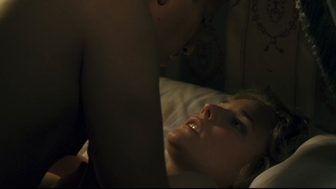 Nudes of Anna Sorensen from Joyeux Noël. Breasts, bedroom, blonde. 827442