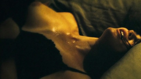 Héléna Noguerra in La boîte noire (2005) Breasts Bed Breasts 741408