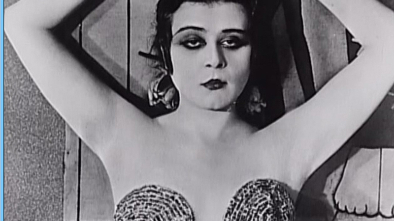 Sexiest Scenes of Cleopatra from Cleopatra. Sexy, SFW, black and white. 587759