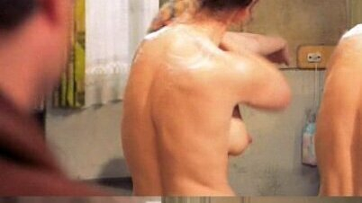 Nudes of Fräulein Broder from Glück im Hinterhaus. Breasts, bathroom, brunette. 711546