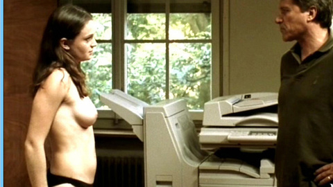 Natalie Spinell in Der Letzte Sommer (2000) Breasts Breasts Brunette 535179