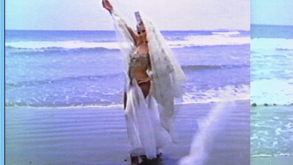 Sexiest Scenes of Catalina from 24 horas de placer. Sexy, beach, blonde. 556229