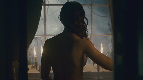 Emily Blunt in The Wolfman (2010) Sexy Back Exposed Brunette 685115