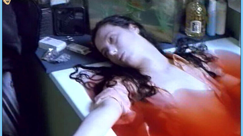 Nudes of Ella Cebrian from Dancing Machine. Breasts, bathtub, bloody water. 556740