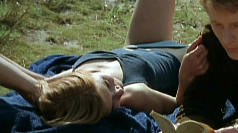 Hottest Evelyn Opoczynski Scene in Sieben Sommersprossen. Underwear, SFW, blue panties. 582116
