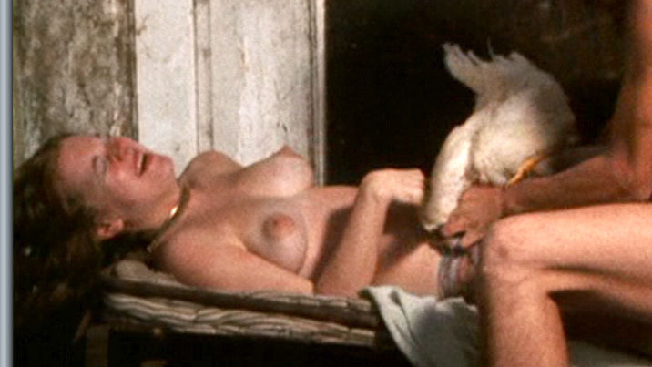 Cookie Mueller Nude in Pink Flamingos. Breasts, big areolas, brunette. 609550