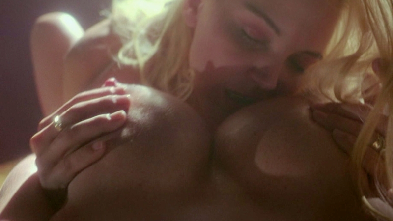Kylie Ireland Nude in Strange Days. Breasts, blonde, hanging breasts. 534574