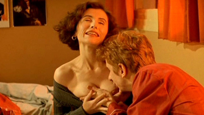 Nudes of Rosy from Los peores años de nuestra vida. Breasts, man kissing breast, milf. 570600