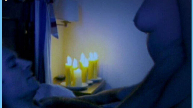 Nudes of Sonia from Días de boda. Breasts, candles, couple. 611772